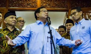 5bb5bad44d158-calon-presiden-dan-wakil-presiden-nomor-urut-02-prabowo-subianto-tengah-dan-sa_375_211