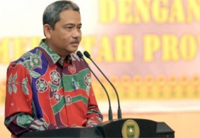 sekdaprov-riau-jangan-korbankan-masyarakat