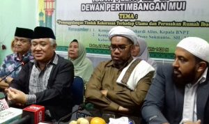 31793-sekretaris-jenderal-mui-anwar-abbas-di-kantor-mui-jalan-proklamasi-jakarta-pusat-rabu-2122018