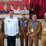 Terima Penghargaan