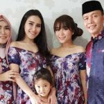 Ayu Ting Ting dan keluarga.
