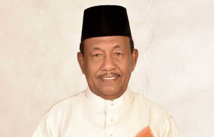 Gubernur Riau, Wan Thamrin Hasyim.