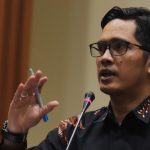 Juru Bicara KPK Febri Diansyah memberi keterangan pers di Gedung KPK, Jakarta