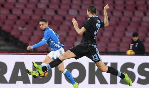Napoli atasi Lazio 2-1.