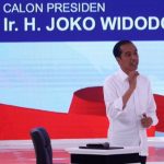 Calon Presiden nomor urut 01 Joko Widodo saat melakukan Debat Kedua Calon Presiden Pemilu 2019 di Hotel Sultan,
