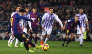 Lionel Messi menangkan Barcelona atas Real Valladolid lewat penalti.