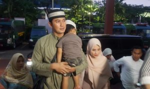 Mandala Shoji saat menyerahkan diri ke Kejari Jakpus.