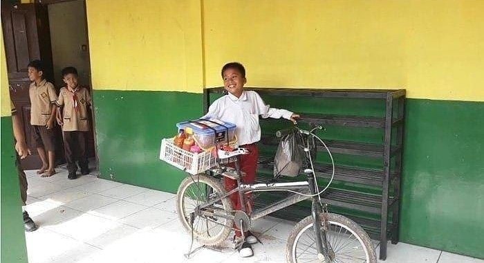 Putra Penjual cilok