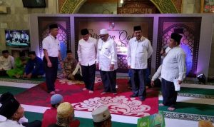 uir-serahkan-dua-unit-komputer-untuk-masjid-at-taqwa