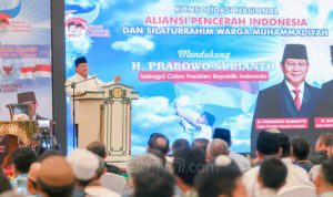 Calon presiden Prabowo memberikan sambutan pada acara Konsolidasi Nasional Aliansi Pencerah Indonesia bersama Eksponen Muhammadiyah