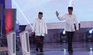 Capres-cawapres nomor urut 01 Jokowi-Maruf memasuki tempat debat pertama Pilpres 2019, di Hotel Bidakara, Jakarta,