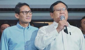 Capres nomor urut 02 Prabowo Subianto didampingi Cawapres Sandiaga Uno saat memberikan keterangan pers, belum lama ini.
