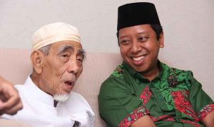 Ketua Majelis Syariah PPP, Maimoen Zubair, bersama Romahurmuziy dalam sebuah acara di Rembang, baru-baru ini.