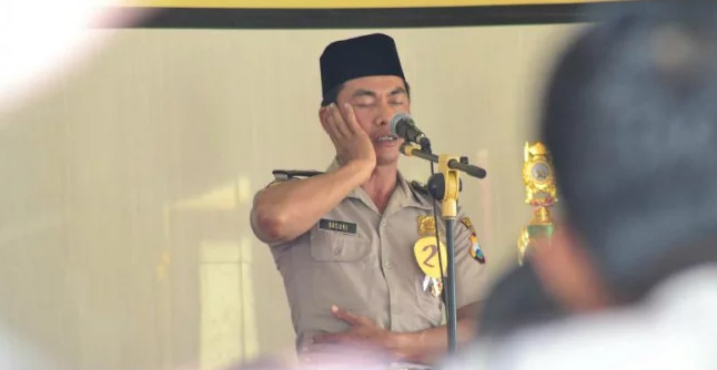 Polisi azan
