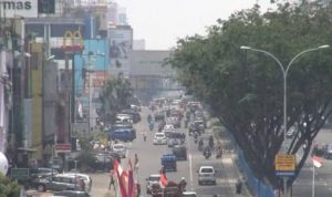 pekanbaru-berasap-jarak-pandang-cuma-empat-kilometer
