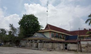 Dinding pelabuhan pelindo,