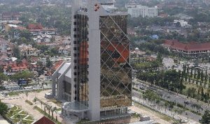 Gedung Bank Riau Kepri di Pekanbaru, Riau.
