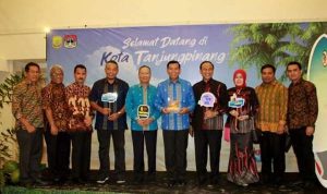 Wali Kota Pekanbaru, Firdaus beserta rombongan hadiri acara Rakerwil I Apeksi di Tanjung Pinang.