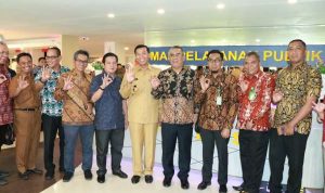 Walikota Pekanbaru, DR H Firdaus ST MT, bersama Bupati Muara Enim dan Rombongan di Mal Pelayanan Publik Kota Pekanbaru.