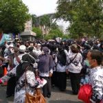 demo-guru-legislator-riau-sayangkan-kalau-proses-belajar-mengajar-jadi-terganggu