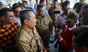 gubernur-riau-pimpin-apel-pagi-di-kantor-gubernur-riau
