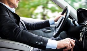 Hilangkan kebiasaan buruk saat mengemudi, sebab awet tidaknya kendaraan tergantung pada bagaimana Anda memperlakukan mobil.