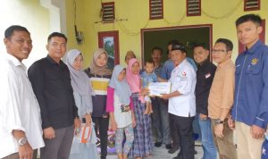 lagi-bawaslu-santuni-pengawas-pemilu-yang-meninggal-di-meranti