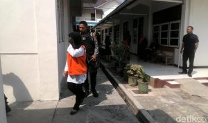 Nurhayati, terdakwa pembunuhan anggota DPRD Sragen, Sugimin.