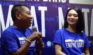 Tukul Arwana dan Wika Salim dalam konferensi pers peluncuran program Ini Baru Empat Mata yang akan segera tayang pada 26 Agustus nanti.