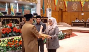gubri-sampaikan-nota-keuangan-perubahan-2019