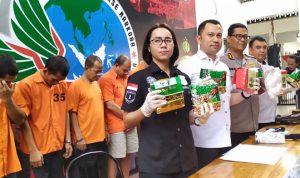AKBP Jean Calvijn saat jumpa pers di Mapolda Metro Jata