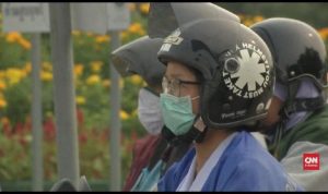 Ilutsrasi. Menggunakan masker menjadi cara paling sederhana lindungi diri dari kabut asap