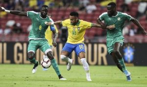 Aksi pemain Brasil, Neymar