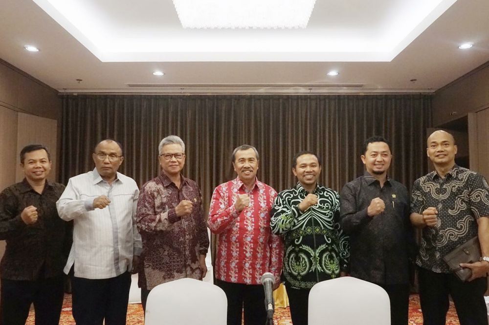 Gubernur Riau Syamsuar