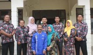 Kades desa kubang