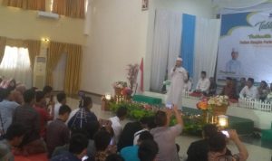 Ustadz Das'ad Latief saat menyampaikan ceramah.