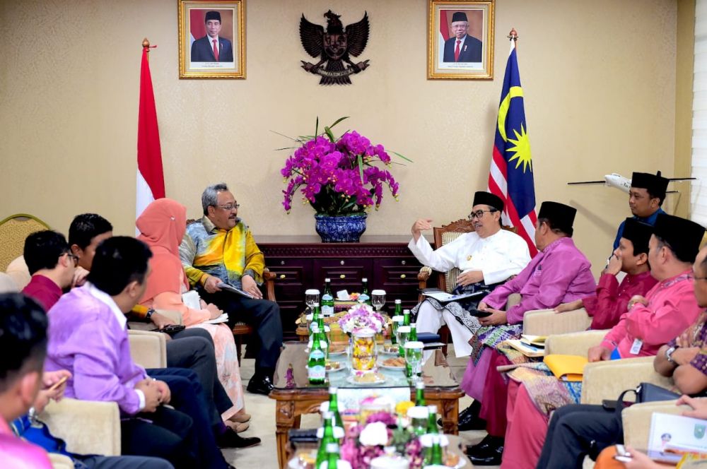 dubes-malaysia-bahas-investasi-pendidikan-hingga-pariwisata