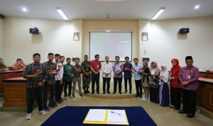 gubernur-riau-serahkan-csr-bank-riau-kepri-untuk-mahasiswa-belajar-ke-luar-negeri