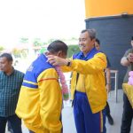 gubri-sambut-kontingen-porwil-riau-di-vip-bandara-ssk-ii