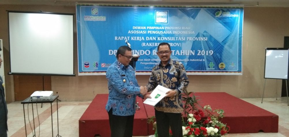 wagubri-buka-rakerkonprov-apindo-riau