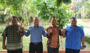 Wakil Rektor I terpilih Zam Zami S.Kom M.Kom, Rektor Unilak Dr.Junaidi.S.S.M.Hum, WR II terpilih Hardi SE.MM, Wr III terpilih Dr.Bagio Kadaryanto SH.MH.