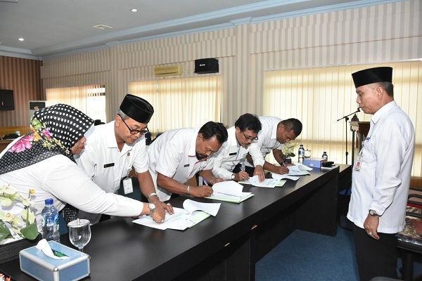 Pejabat Administrator dan Pejabat