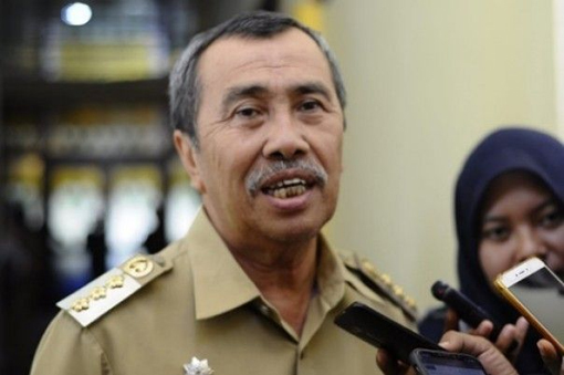 Gubernur Riau Syamsuar