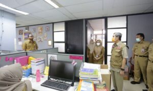 hari-pertama-masuk-kerja-gubernur-riau-sidak-ke-sejumlah-opd-pemprov-riau