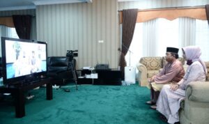 sekdaprov-riau-ikuti-vidcon-dengan-gubri-sambut-hari-raya-idulfitri-1441-h