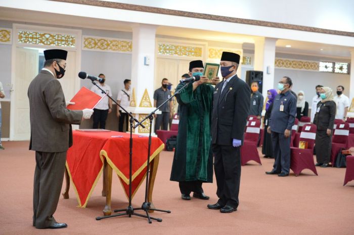 hadi-penandio-resmi-dilantik-sebagai-kepala-satpol-pp-provinsi-riau