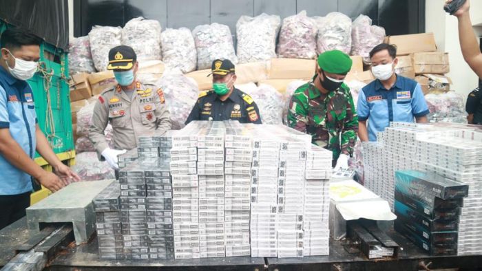 pertama-di-riau-rokok-ilegal-jadi