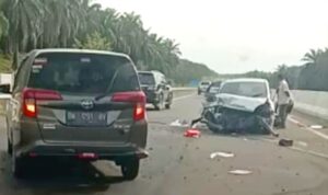 kecelakaan-tunggal-di-tol-pekanbaru