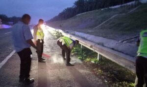 polisi-olah-tkp-kecelakaan-di-jalan-tol-pekanbaru-dumai-yang-sebabkan-mahasiswi-tewas