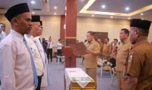 73885-news-kukuhkan-ketua-rt-da